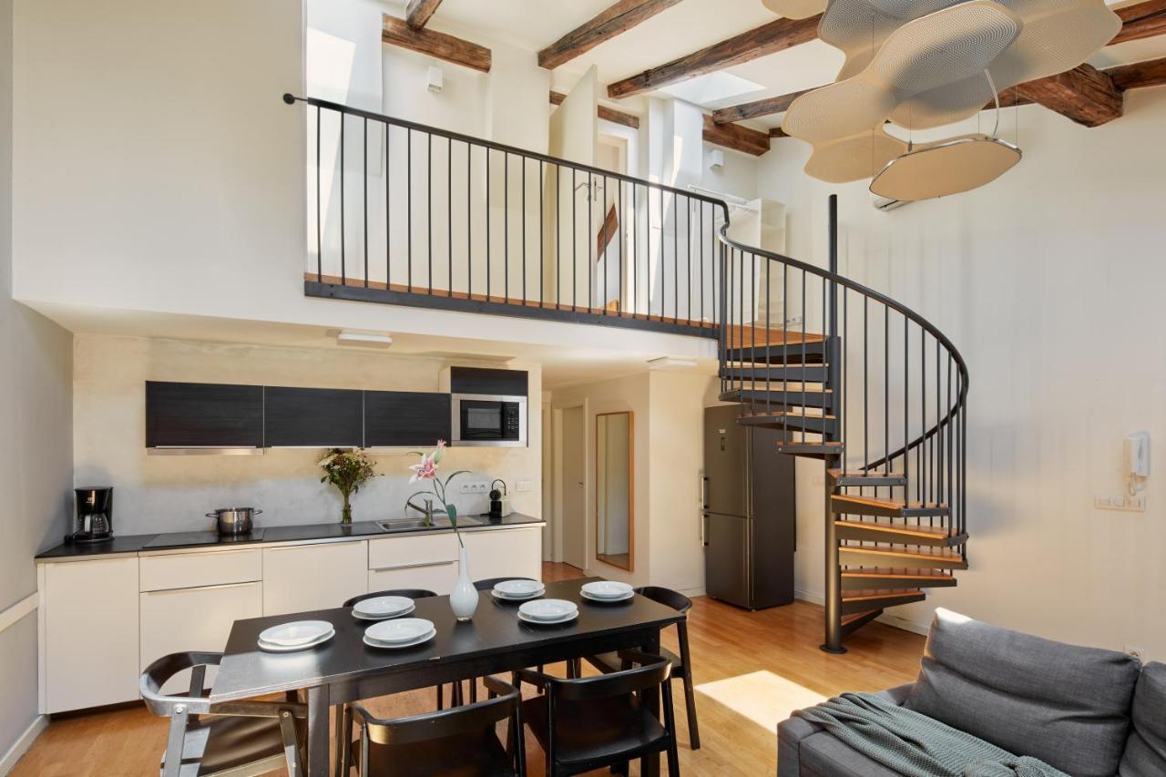 Days - 3bdr Bright Loft - Ac - Location In New Town Apartmán *